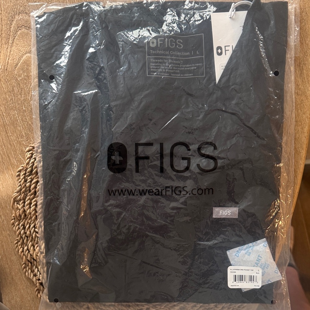 Figs Catarina BRAND NEW Black Scrub Top